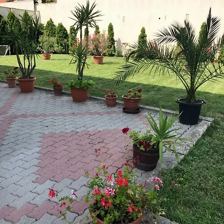 Hermina Vendeghaz Guest house *
